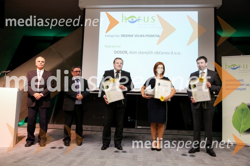ddr. Matjaž Mulej, Predsednik Strokovno-organizacijskega odbora nagrade Horus;  Boris Jesih, podpredsednik ocenjevalne komisije za nagrado Horus 2014 ; mag. Božo Emeršič, predsednik uprave Grawe Zavarovalnice d.d.;  Mateja  Hauser, direktorica Dosor Radenci;  Michele Leonardi,  izvršni direktor poslovanja IBM SlovenijaPodelitev nagrad družbene odgovornosti HORUS