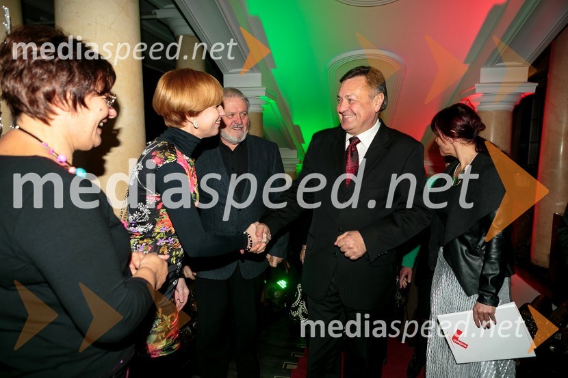  Viktorija Bole, Turizem Ljubljana;  Petra Križan, Turizem Ljubljana;  Zoran Janković, župan MOL, predsednik PSLjubljanska kakovost 2015, podelitev priznanj