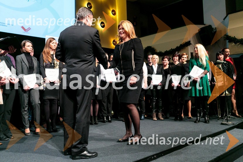  Zoran Janković, župan MOL, predsednik PS;  Katja Mihelič, direktorica blagovnice MaxiLjubljanska kakovost 2015, podelitev priznanj