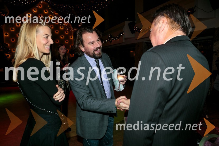  Tjaša Ficko, podžupanja Mestne občine Ljubljana;  Dominik S. Černjak, član uprave Collegium Mondial Travel;  Zoran Janković, župan MOL, predsednik PSLjubljanska kakovost 2015, podelitev priznanj