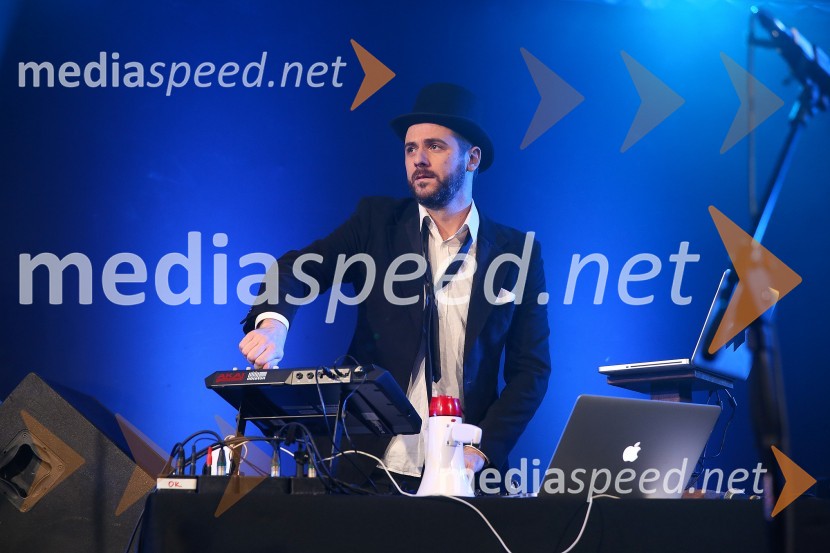  Marco Grabber, producent, skupina ManoucheKoncert Manouche z znanimi gosti