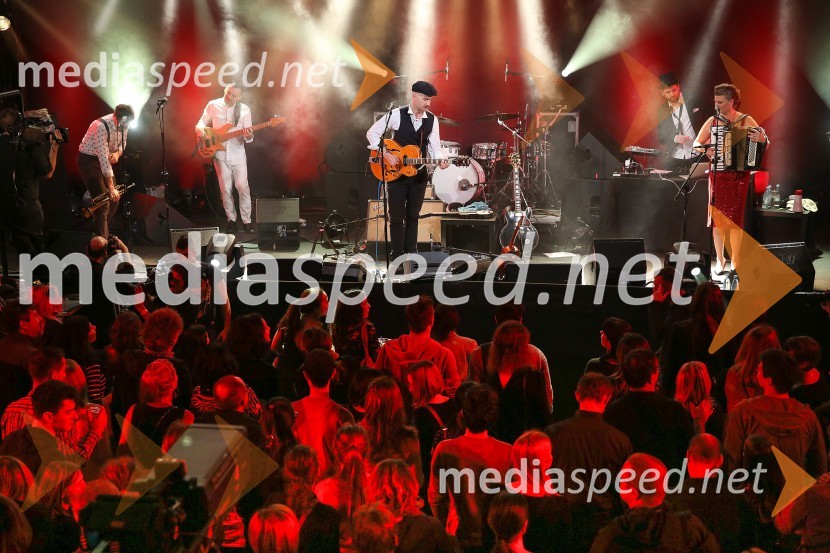 Skupina ManoucheKoncert Manouche z znanimi gosti