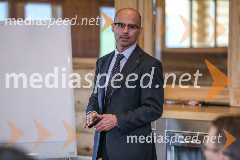  Andrej Bergant, direktor prodaje, Autocommerce d.o.o.Mercedes-Benz razred B, slovenska predstavitev