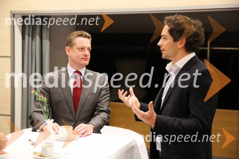  Christopher Yvon, odpravnik poslov na ambasadi Velike Britanije;  ... BSCC Poslovni zajtrk: How to do business in Slovenia