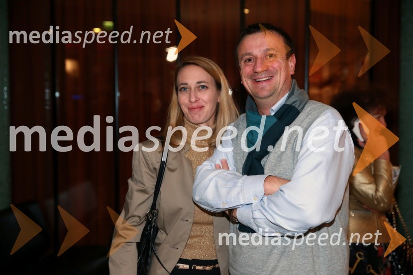  ... ;  Anton  Horvatič, direktor prodaje Erste CardVikendovi Gongi popularnosti, podelitev 2014
