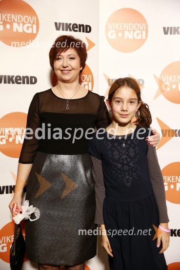  Mateja Košir, odgovorna urednica, Vikend;  Katja PeterlinVikendovi Gongi popularnosti, podelitev 2014