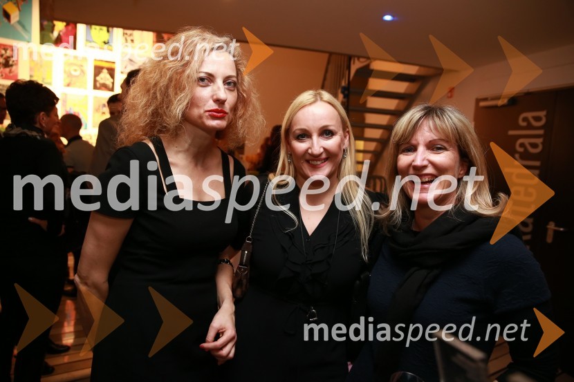  Hermina Kovačič, svetovalka za odnose z javnostmi, Festival Ljubljana;  Helena Čož, vodja oddelka za odnose z javnostmi, Luna TBWA;  Špela Levičnik Oblak, direktorica, Luna TBWAVikendovi Gongi popularnosti, podelitev 2014