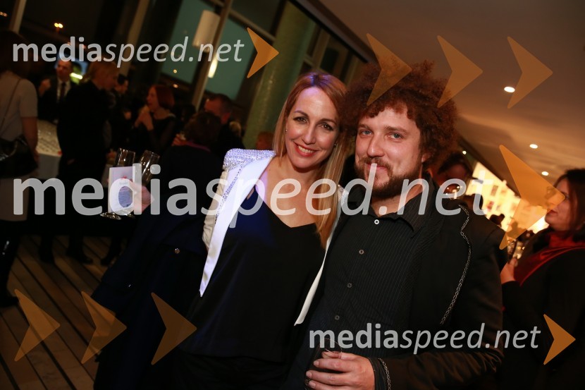 Eva  Hren, pevka;  Janez Dovč, glasbenikVikendovi Gongi popularnosti, podelitev 2014