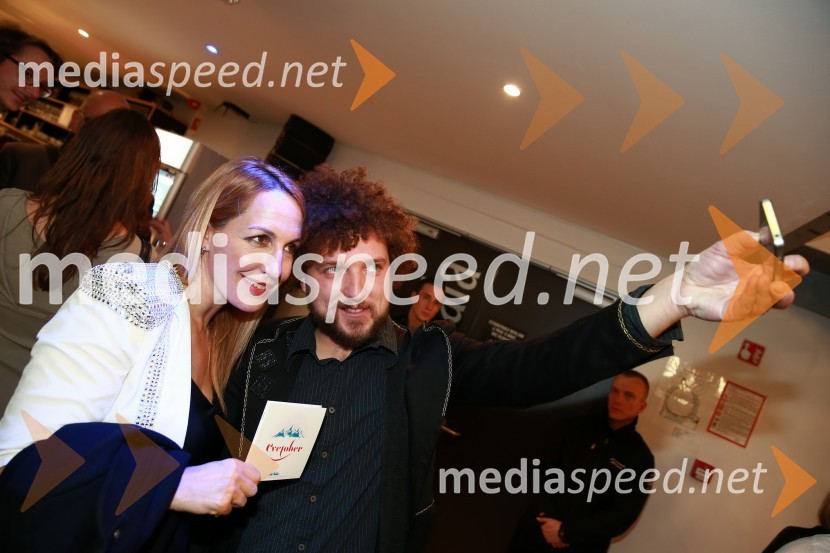  Eva  Hren, pevka;  Janez Dovč, glasbenikVikendovi Gongi popularnosti, podelitev 2014