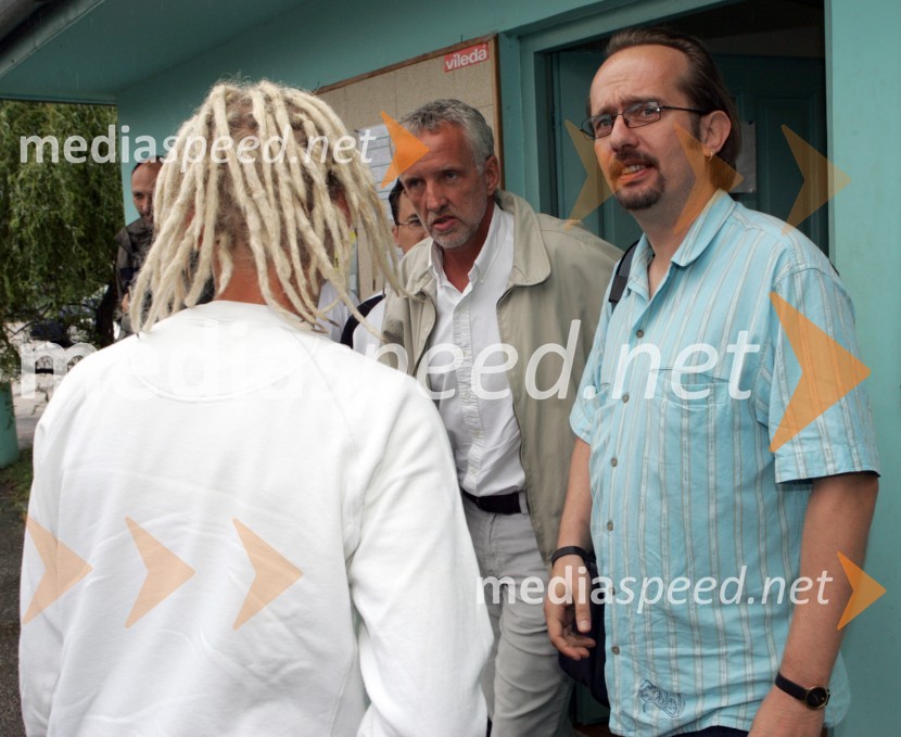 Tenisačica Tina Pisnik, njen oče Boris in urednik dnevnika Ekipa Jurij ZavršnikTENIS, Tina Pisnik tiskovna konferenca