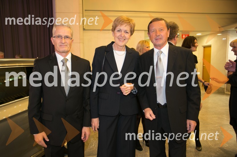  Janko Zoran;  Cvetka Selšek, predsednica upravnega odbora SKB;  Jernej KosmačManagerski koncert 2014