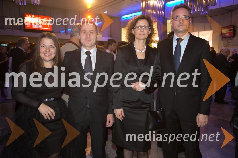  Tjaša Kolenc Filipčič, vodja trženjskega komuniciranja v Skupini Triglav;  Klemen Kolenc, projektni vodja pri družbi Akrapovič;  ... ;  ... Managerski koncert 2014