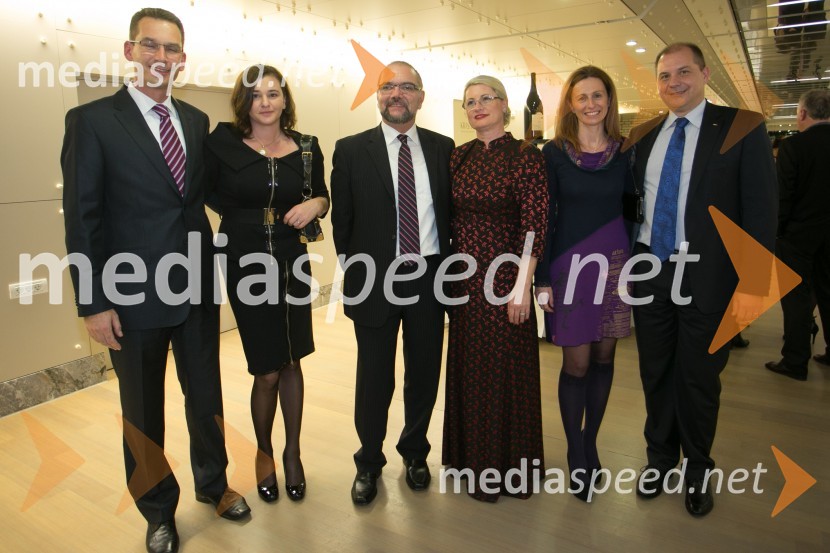  Gregor Makuc, direktor Korporativnih zadev in član uprave, Lek d.d.;  Saša Makuc; mag. Vojmir  Urlep, predsednik uprave Lek d.d.;  Mateja Urlep,  TikhePharma;  Romana Linke;  Matej Linke, namestnik direktorja, Ljubljanske lekarneManagerski koncert 2014