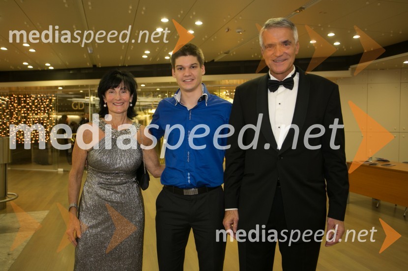  Katarina Sibinčič, odvetnica;  Armin Čoralić, pianist;  Slobodan Sibinčič , generalni sekretar Evropskega združenja poslovnih medijev, predsednik uprav GV skupine, predsednik sveta Managerskih koncertovManagerski koncert 2014