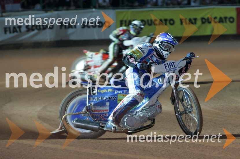 Matej Žagar, Slovenija (spredaj) in Leigh Adams, AvstralijaSPEEDWAY, Speedway Grand Prix - VN Italije 2005 dirka