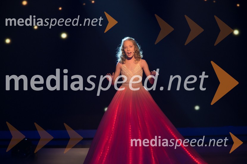  Alenka VozličJana Šušteršič je zmagovalka showa Slovenija ima talent 2014