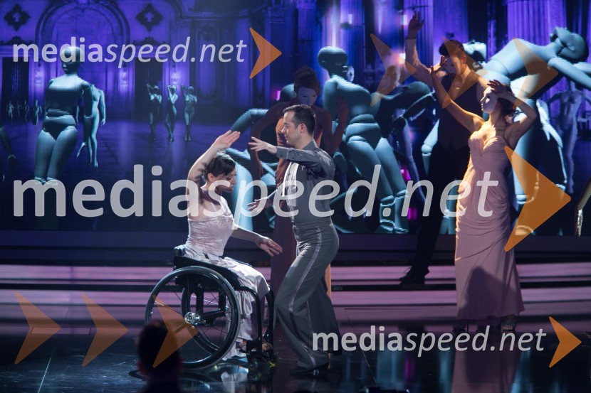  Barbara  Šamperl, plesalka;  Klemen  Pirman, plesalecJana Šušteršič je zmagovalka showa Slovenija ima talent 2014