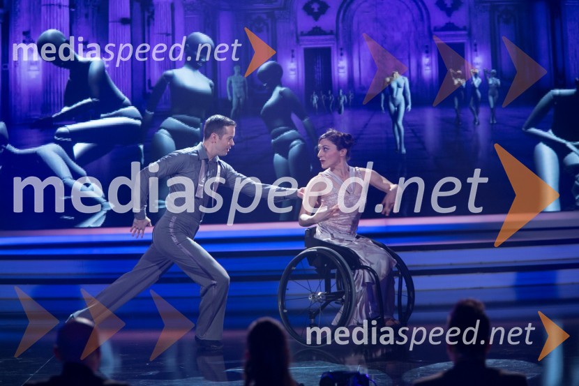  Klemen  Pirman, plesalec;  Barbara  Šamperl, plesalkaJana Šušteršič je zmagovalka showa Slovenija ima talent 2014