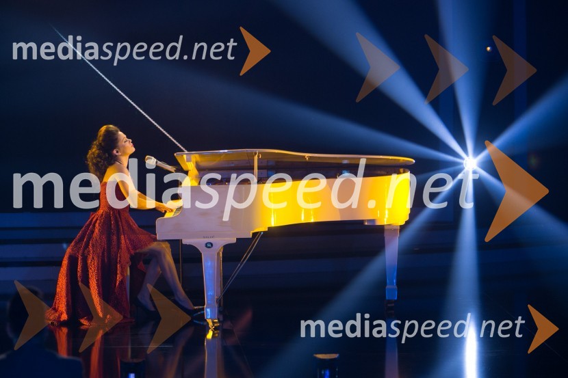  Jana Šušteršič, zmagovalka šova Slovenija ima talentJana Šušteršič je zmagovalka showa Slovenija ima talent 2014