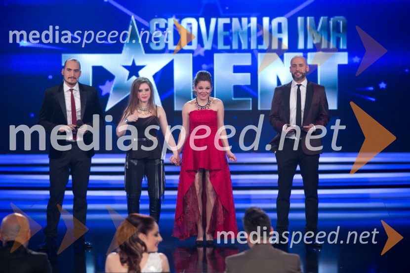  Vid  Valič, voditelj;  Adrijana Kamnik, pevka;  Jana Šušteršič, zmagovalka šova Slovenija ima talent;  Peter Poles, voditeljJana Šušteršič je zmagovalka showa Slovenija ima talent 2014
