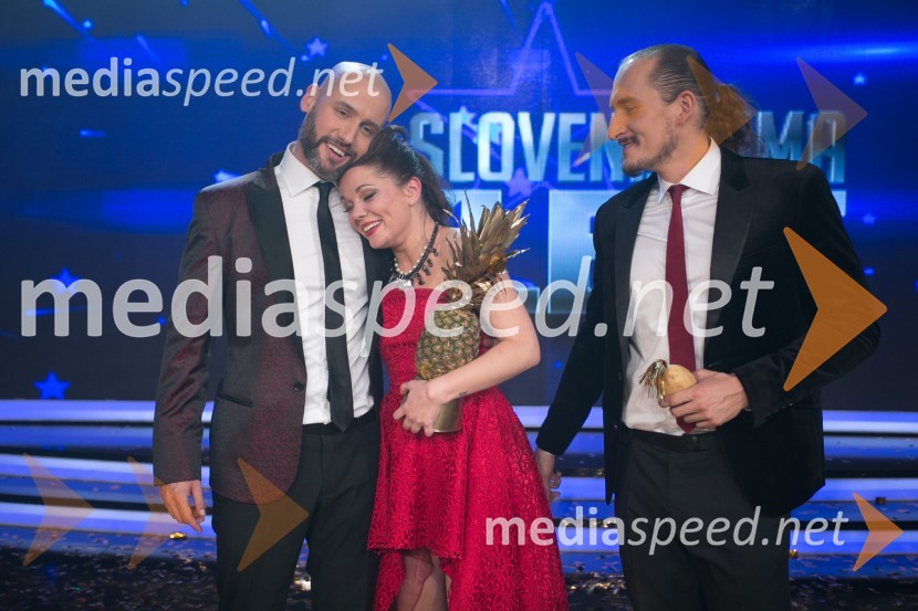  Peter Poles, voditelj;  Jana Šušteršič, zmagovalka šova Slovenija ima talent;  Vid  Valič, voditeljJana Šušteršič je zmagovalka showa Slovenija ima talent 2014