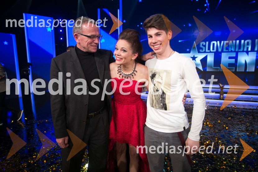  Tomaž Šušteršič, generalni sekretar organizacijskega komiteja Planica;  Jana Šušteršič, zmagovalka šova Slovenija ima talent;  Igor  ŠušteršičJana Šušteršič je zmagovalka showa Slovenija ima talent 2014