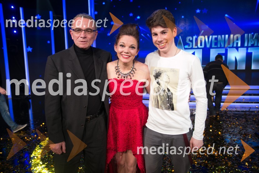  Tomaž Šušteršič, generalni sekretar organizacijskega komiteja Planica;  Jana Šušteršič, zmagovalka šova Slovenija ima talent;  Igor  ŠušteršičJana Šušteršič je zmagovalka showa Slovenija ima talent 2014