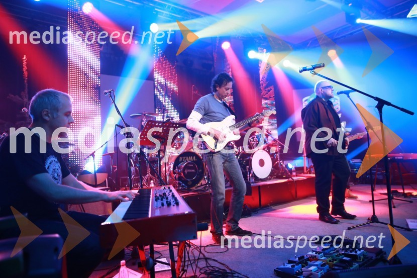 Skupina Crossroads16. tradicionalna božična čaga: Soul Fingers in Crossroads