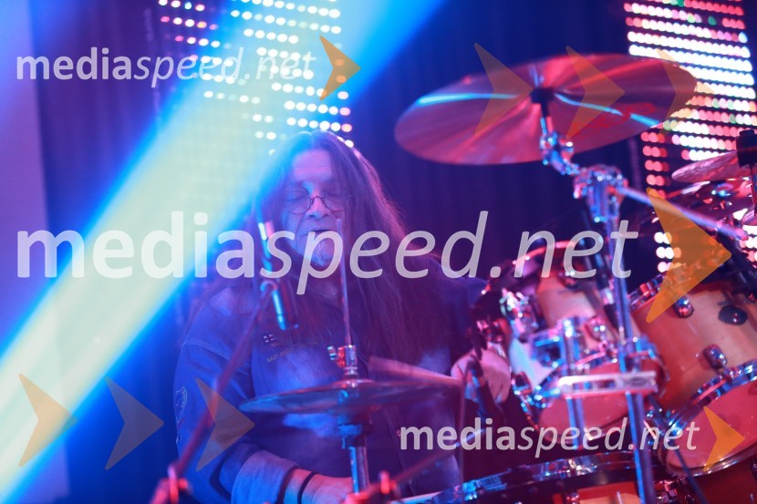  Mladen Logar - George, skupina Crossroads16. tradicionalna božična čaga: Soul Fingers in Crossroads