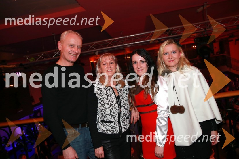  Danilo Burnač, direktor podjetja Mariborski Vodovod;  Marija Burnač;  Špela Burnač;  Urška Burnač16. tradicionalna božična čaga: Soul Fingers in Crossroads