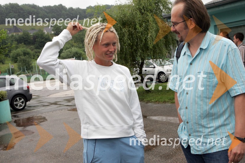 Tenisačica Tina Pisnik in urednik dnevnika Ekipa Jurij ZavršnikTENIS, Tina Pisnik tiskovna konferenca