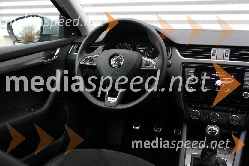 Škoda Octavia Combi Scout 2.0 TDI 4x4, notranjostŠkoda Octavia Combi Scout 2.0 TDI 4x4, mediaspeed test