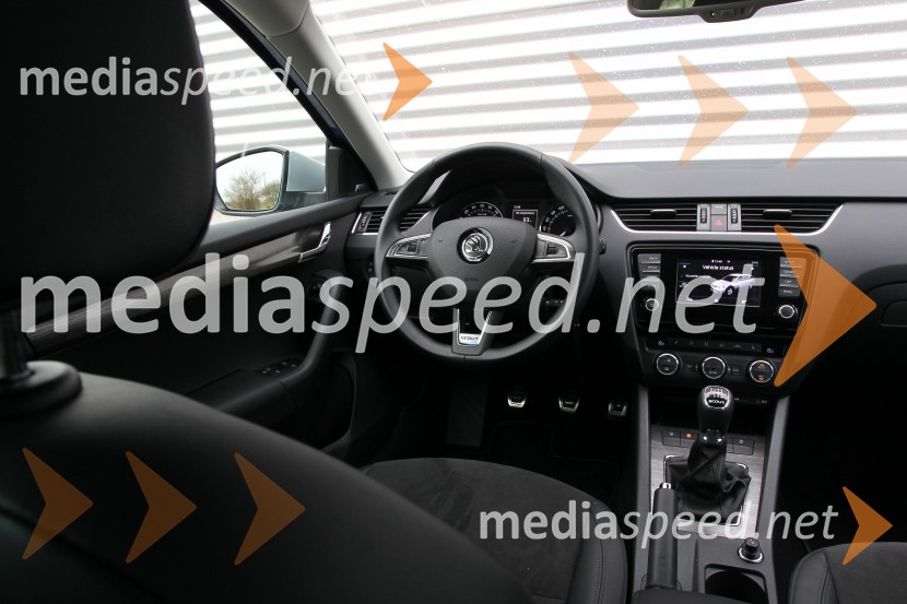 Škoda Octavia Combi Scout 2.0 TDI 4x4, notranjostŠkoda Octavia Combi Scout 2.0 TDI 4x4, mediaspeed test