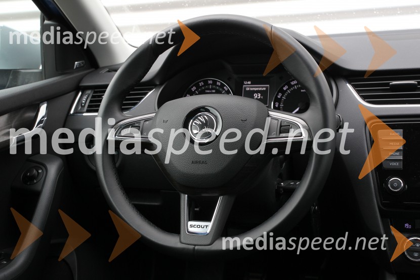 Škoda Octavia Combi Scout 2.0 TDI 4x4, notranjostŠkoda Octavia Combi Scout 2.0 TDI 4x4, mediaspeed test