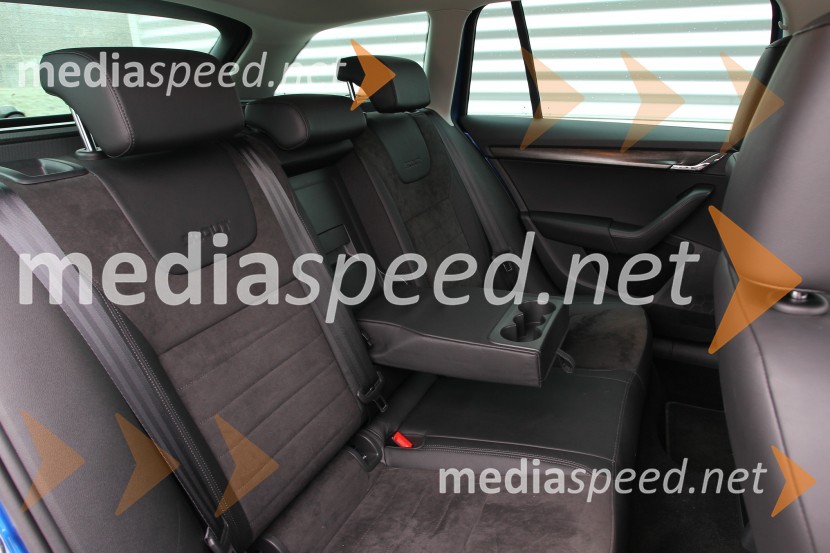 Škoda Octavia Combi Scout 2.0 TDI 4x4, prostorna zadnja klopŠkoda Octavia Combi Scout 2.0 TDI 4x4, mediaspeed test