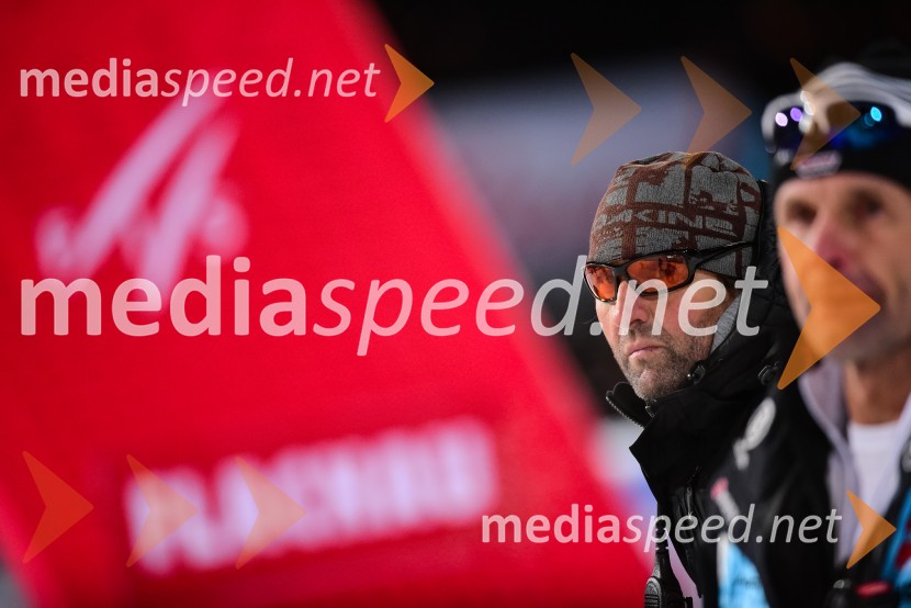  Andrea Massi, trenerTina Maze druga na nočnem slalomu v Flachauu