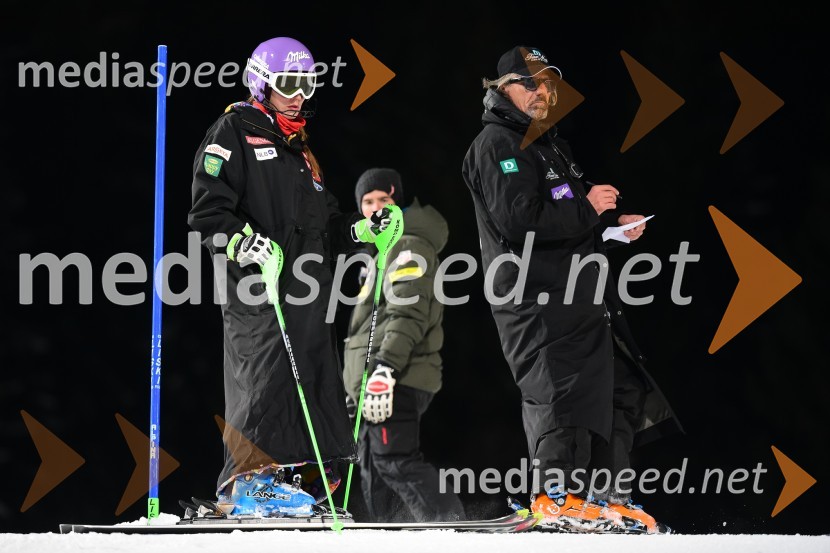  Tina Maze, smučarka;  Valerio Ghiardi, prvi trener ekipe Team to aMazeTina Maze druga na nočnem slalomu v Flachauu