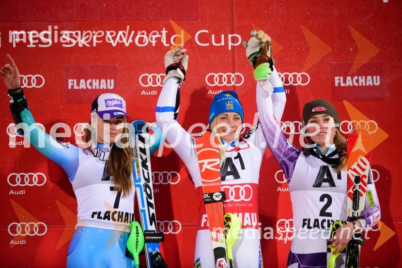  Tina Maze, smučarka;  Frida Hansdotter, smučarka;  Mikaela Shiffrin, smučarkaTina Maze druga na nočnem slalomu v Flachauu