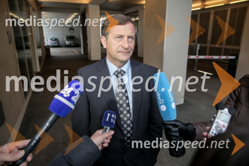  Karl Erjavec, minister za zunanje zadeve RS, predsednik stranke DesusMinistri pred sejo Vlade RS