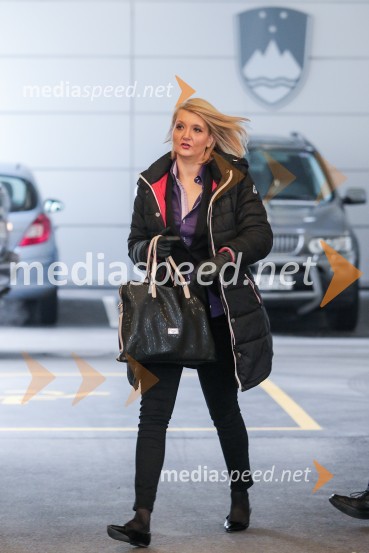  Vesna Györkös Žnidar, ministrica za notranje zadeveMinistri pred sejo Vlade RS