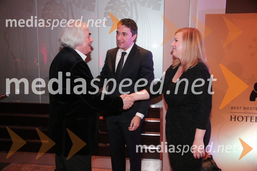  Lado  Leskovar, pevec in ambasador Unicef;  Gregor  Jamnik, direktor hotela Slon;  Nataša  Keršič Razinger, direktorica hotela Kompas Tradicionalno srečanje poslovnih partnerjev hotelov Slon, Lovec in Kompas