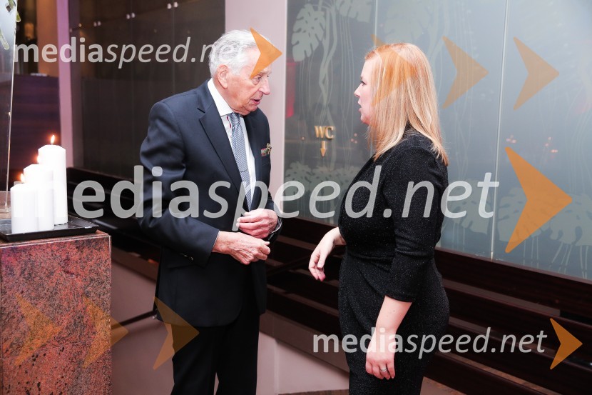  Demeter  Bitenc, igralec;  Nataša  Keršič Razinger, direktorica hotela Kompas Tradicionalno srečanje poslovnih partnerjev hotelov Slon, Lovec in Kompas