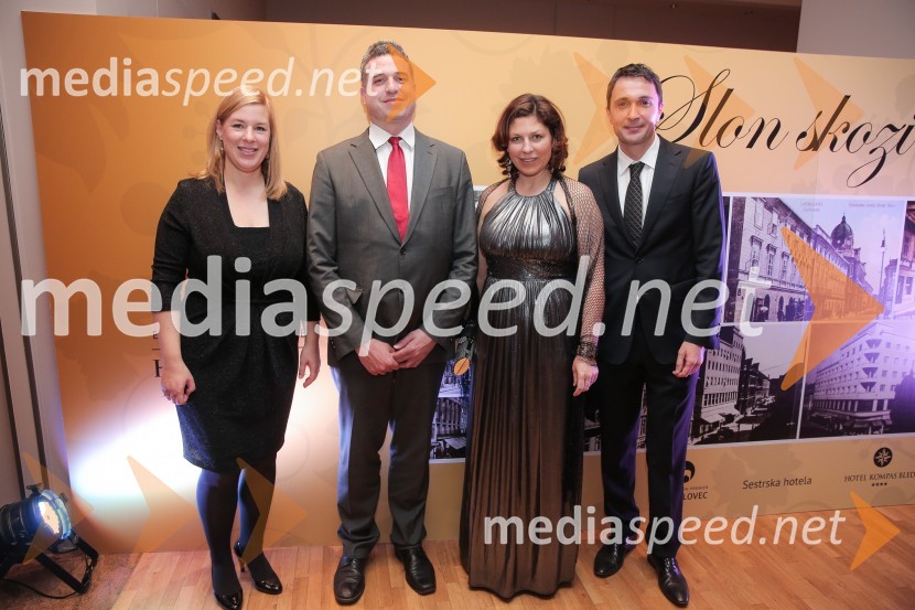  Nataša  Keršič Razinger, direktorica hotela Kompas ;  ... ;  ... ;  Gregor  Jamnik, direktor hotela SlonTradicionalno srečanje poslovnih partnerjev hotelov Slon, Lovec in Kompas