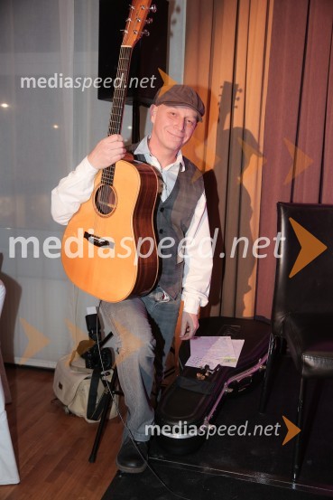  Mitja Novak, glasbenikTradicionalno srečanje poslovnih partnerjev hotelov Slon, Lovec in Kompas