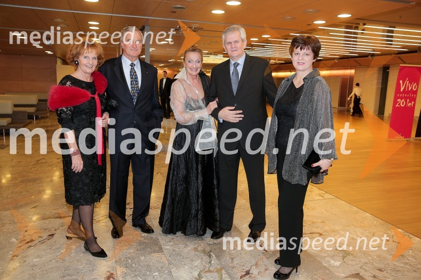  Alenka   Marter, nekdanja guvernerka Lions Distrikta 129;  Peter Marter;   Mojca  Beseničar, modna oblikovalka;  ... ;  ... 18. Veliki dobrodelni Lions ples