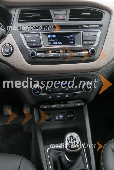 Hyundai i20, notranjostHyundai i20, slovenska predstavitev