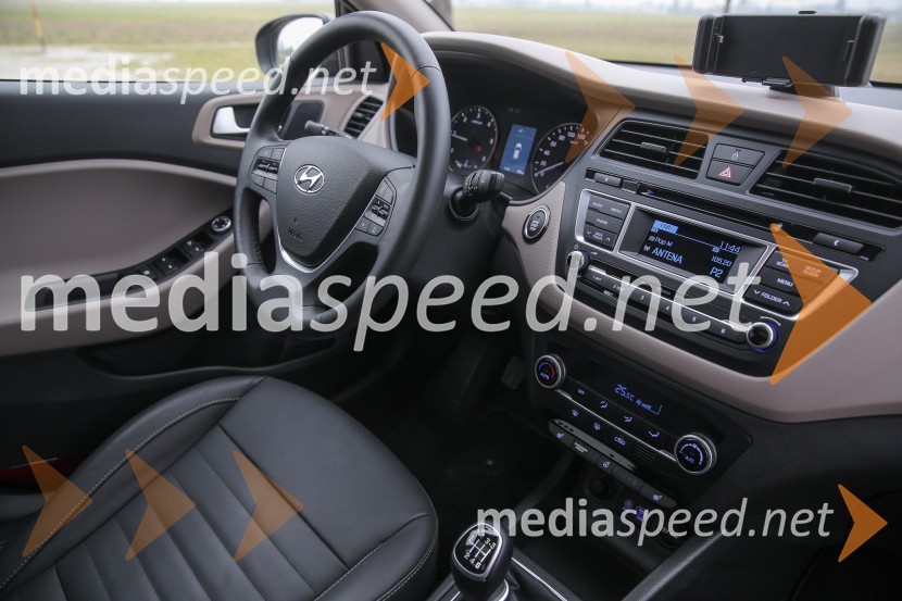 Hyundai i20, notranjostHyundai i20, slovenska predstavitev