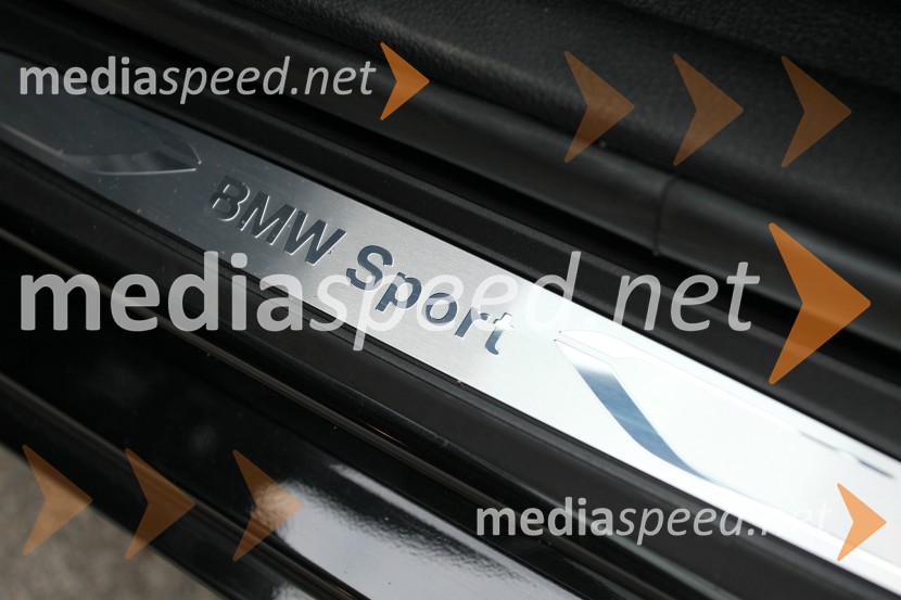 BMW 218i Active Tourer, notranjostBMW 218i Active Tourer, mediaspeed test