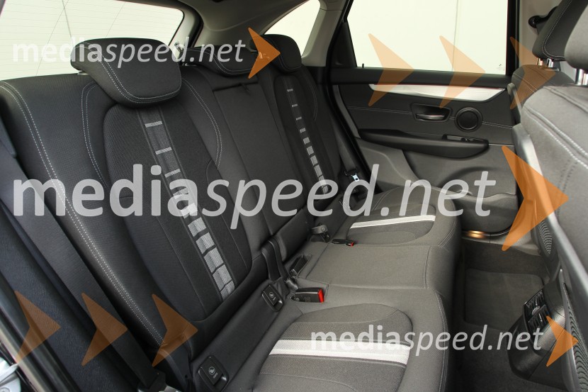 BMW 218i Active Tourer, notranjostBMW 218i Active Tourer, mediaspeed test