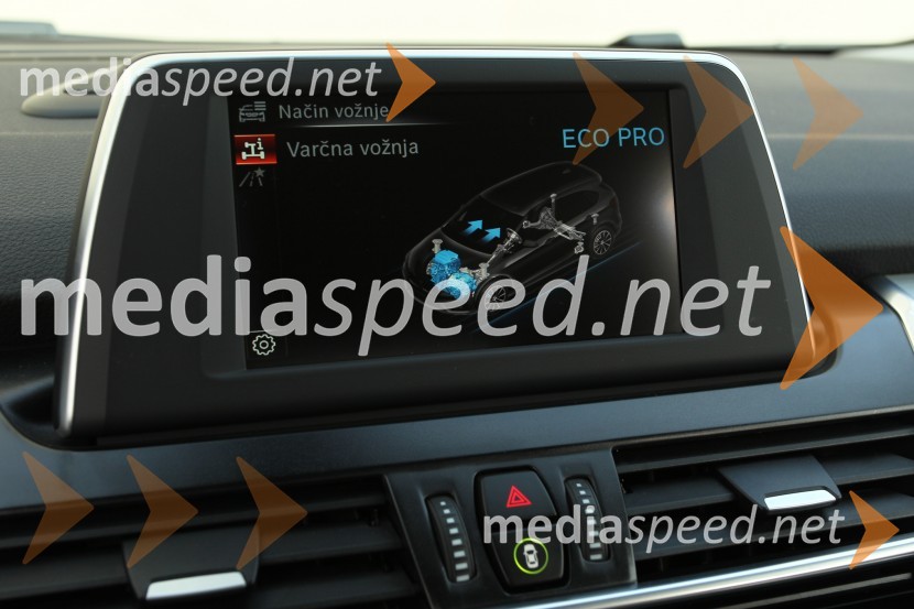 BMW 218i Active Tourer, v programu ECO PRO varčujemoBMW 218i Active Tourer, mediaspeed test